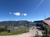 Gipfelstation der Hornbahn Hindelang, direkt am Berggasthaus zum oberen Horn-©Monika-Kohmann