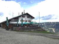 Terrasse mit herrlichem Panoramablick am Berggasthaus zum oberen Horn - ©Sylvia Becker