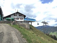Aussenansicht vom Berggasthaus zum oberen Horn Bad Hindelang an der Bergstation der Hornbahn - ©Sylvia Becker