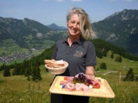 Brotzeitteller mit verschiedenen Wurts- und Käsespezialitäten aus der Region ©Wolfgang B. Kleiner