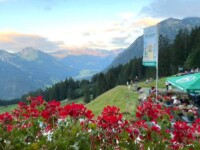 Musikabend mit Panoramablick am Berggasthaus zum oberen Horn am Abend ©Florian Kohmann Musikabend mit Panoramablick am Berggasthaus zum oberen Horn am Abend ©Florian Kohmann